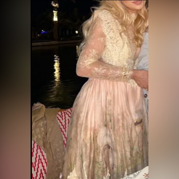 🌸AVAILABLE FOR HIRE🌸 Runway Luminosity Lyrical Corded Lace Gown - Picture 16 of 16